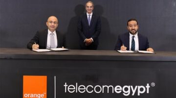 وزير الاتصالات يشهد توقيع اتفاقيات استراتيجية بين «المصرية للاتصالات» و«أورنچ مصر»