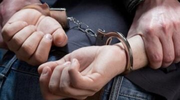ضبط شيخ وطبيب وقيادي في إحدى الوزارات يتاجرون بالمخدرات