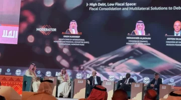 مستعدون لإعادة هيكلة الديون الأجنبية