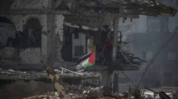 نتنياهو يرفض «السلطة» و«حماس» ويتمسك بـ«التهجير»