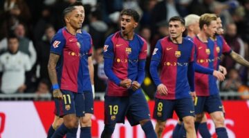 يامال ونجم برشلونة يطمئنان فليك قبل مباراة رايو فاييكانو