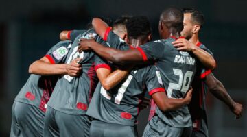 مشاهدة مباراة الوداد والفتح الرباطي: البث المباشر وقنوات النقل في الدوري المغربي 2025