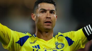 “لا يوجد جدال” – مهاجم إنجلترا السابق يزعم أن نجم ليفربول محمد صلاح تفوق على كريستيانو رونالدو في الدوري الإنجليزي الممتاز