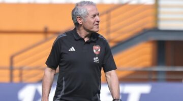 إصابة نجم الأهلي تثير الذعر قبل القمة أمام الزمالك