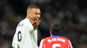 كيليان مبابي ينافس لاعب برشلونة على جائزة مرموقة في الليغا