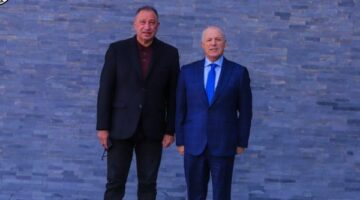 أبو ريدة يهنئ الخطيب باحتفالية الأهلي التاريخية