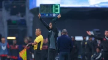 لغز الرقم 13 والهلال .. ماذا حدث في الوقت بدلا من الضائع بمباراة الرياض ؟