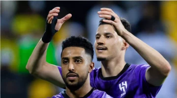 طلب مثير إلى سالم الدوسري في الكلاسيكو ضد الاتحاد .. “إجبار الحكم على تقنية الفيديو”