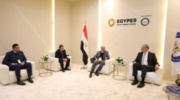 بدوي يتابع مع وفد ويذرفورد تطبيق مشروع رقمنة حقول وآبار البترول