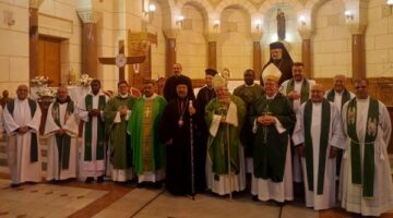 بطريرك الأقباط الكاثوليك يشارك في القداس الإلهي ببازيليك السيدة العذراء بمصر الجديدة