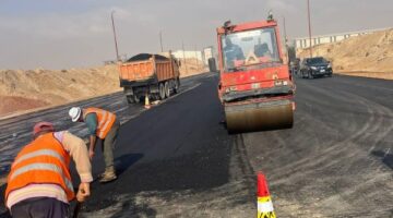 جارٍ استكمال أعمال التطوير ورفع الكفاءة بالمناطق الصناعية بالعاشر من رمضان