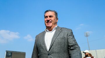 تجدد اللقاء بين بيسيرو ولاعبي الزمالك استعدادًا للمواجهة المرتقبة ضد الأهلي في القمة الكروية.