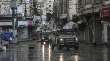 عبر مكبرات الصوت جنود إسرائيليون يهددون فلسطينيين بالقتل