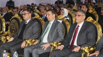 وزير الزراعة يشيد بدور صندوق تحيا مصر في تجهيز أكبر قافلة مساعدات لـ غزة