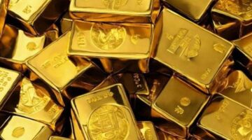 تزايد أسعار الذهب في ظل انخفاض الدولار وتصاعد المخاوف من ركود اقتصادي في الولايات المتحدة.