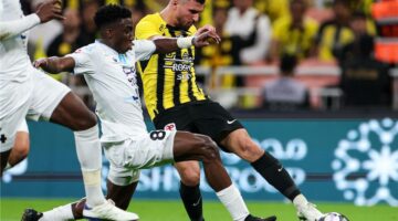الأخدود يخطف تعادلاً قاتلاً من الاتحاد في الدوري السعودي