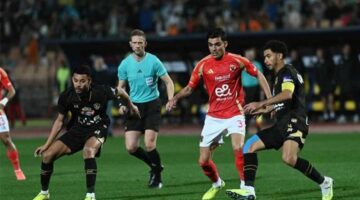“إدارة الدوري المصري تعين طاقم تحكيم مصري لإدارة مباراة القمة”.