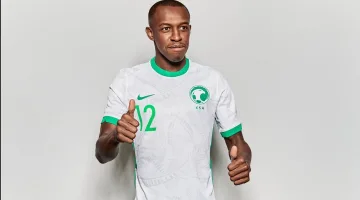 سعود عبد الحميد يغادر معسكر المنتخب السعودي ويعود إلى روما للإصابة