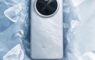 سرعة شحن هاتف iQOO Z10 وسطوع شاشته تؤكدان رسمياً بمواصفات مذهلة
