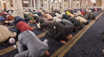 الليالي العشر تبدأ اليوم: هل تكون ليلة القدر المباركة يوم الجمعة؟
