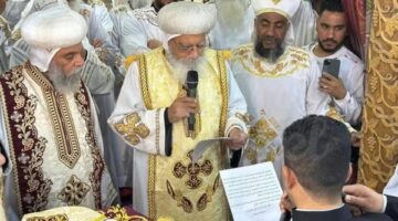 سيامة كاهن جديد بإيبارشية أسوان على يد الأنبا بيشوي والأنبا أرسانيوس.. صور