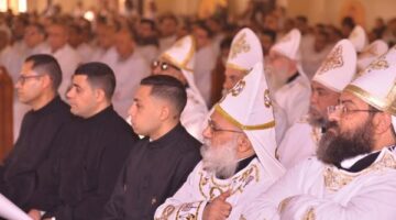 سيامة ثلاثة كهنة جدد وقُمصان بإيبارشية القوصية ومير.. صور