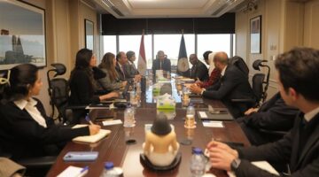 وزير السياحة يبحث مع مؤسسة التمويل الدولية سبل تعزيز مشاركة القطاع الخاص