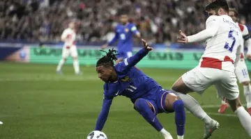 إبداع أوليس يفتح أمام ديشامب خيارات متعددة لتشكيلة فرنسا المثالية