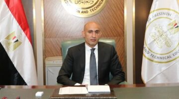 وزير التعليم يدعو إلى تفعيل برامج علاجية لتعزيز مهارات القراءة والكتابة لدى الطلاب
