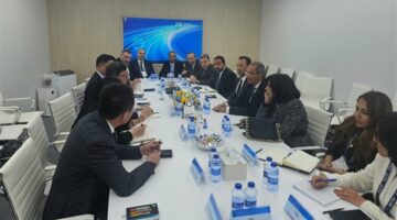 وزير الاتصالات يبحث مع شركات عالمية التعاون بمجالات التعهيد وبناء القدرات الرقمية