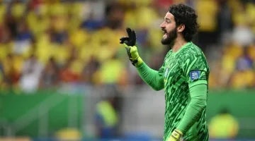 أليسون يغادر معسكر منتخب البرازيل قبل مواجهة الأرجنتين المنتظرة