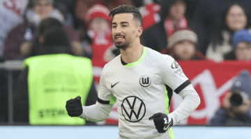 عمورة يشعل الصراع بين عمالقة الدوري الألماني بـ50 مليون يورو
