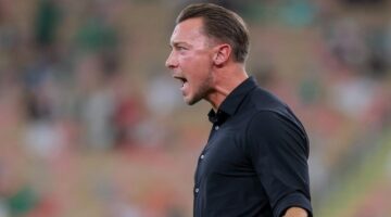 الهلال يضيع 40 دقيقة في المباراة: تفاصيل اللحظات الحاسمة والأهداف المفقودة