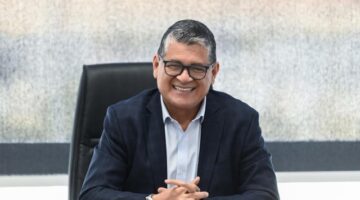 أول اختبار لأوسكار رويز في قيادة لجنة التحكيم بين الأهلي والزمالك