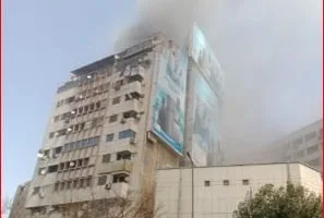 حريق رمسيس: أول صور تكشف اندلاع النيران في عقار من 8 طوابق