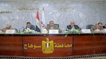 محافظ سوهاج يناقش استعدادات المحافظة لاستقبال عيد الفطر المبارك بتجهيزات كاملة