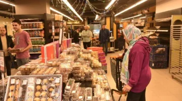 التموين: تخفيضات تصل 30% على كحك العيد والبسكويت في المنافذ الحكومية