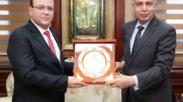 محافظ المنيا: مدارس النيل الدولية تعزز القيم الوطنية وتنمي مهارات الطلاب بفعالية