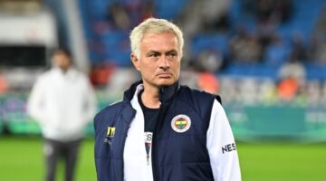 جوزيه مورينيو يثير الجدل بتصرف غير متوقع بعد خيبة أمله الأوروبية