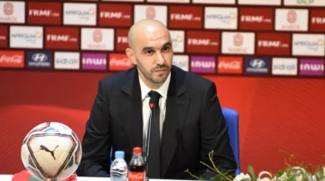 الجمهور المغربي ينتقد الركراكي بشدة بسبب قراراته المتعلقة بالنصيري