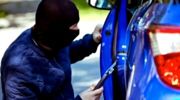 أداة خفية في السيارة تمنع اللصوص من سرقتها