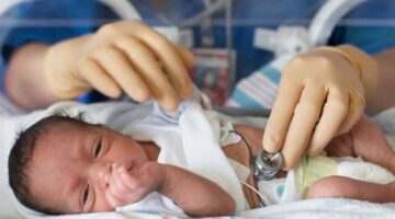 نقص هذا الفيتامين يسبب نزيف الأطفال حديثي الولادة